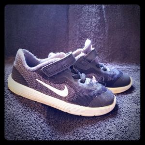 Kids nike size 8